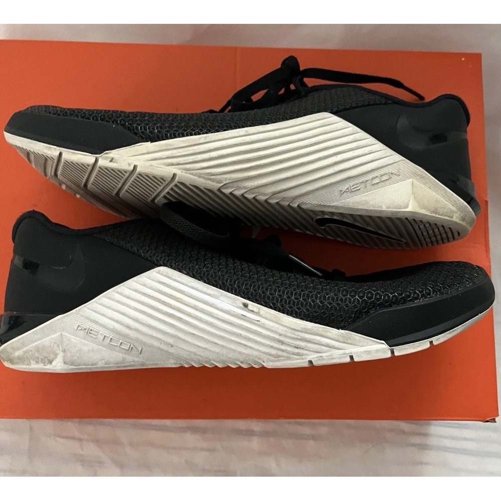 Nike Metcon 5 Black White Training Shoes AO2982-010 Womens Size 8